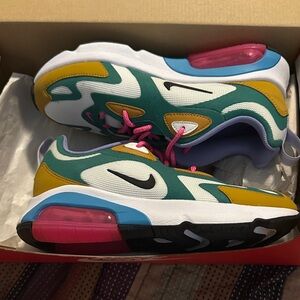 Nike Air Max 200 Women’s